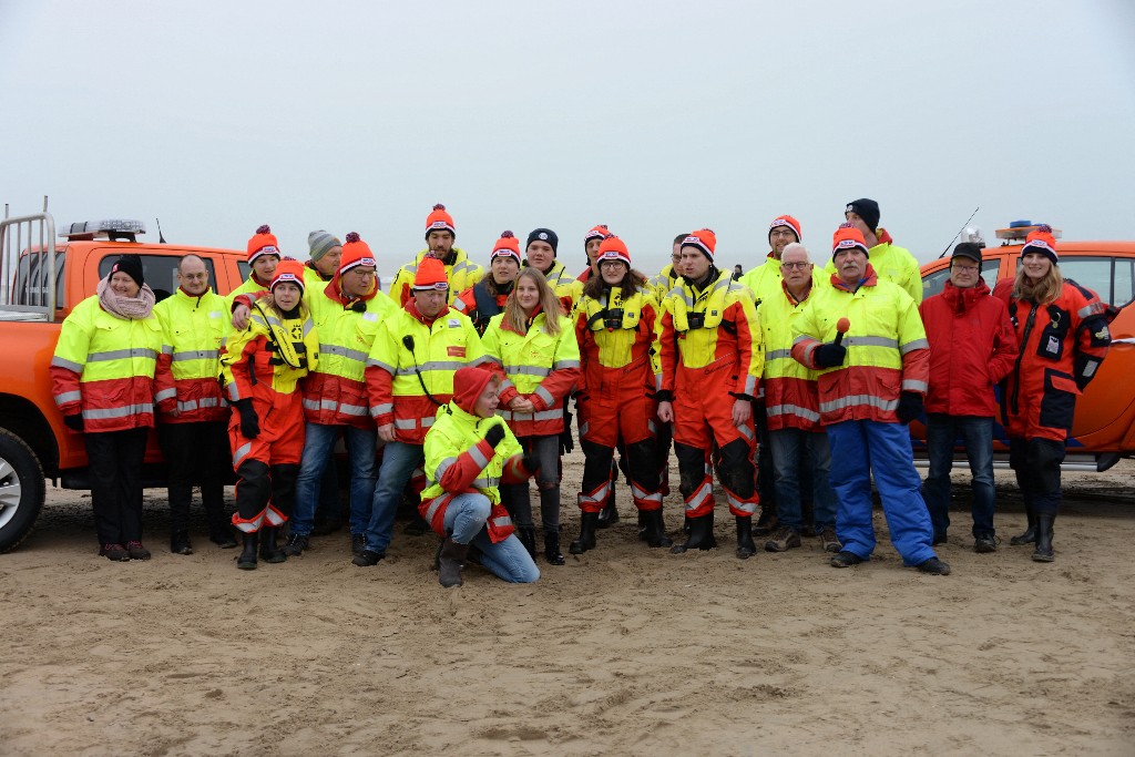 ../Images/Nieuwjaarsduik Noordwijk 2020 002.jpg